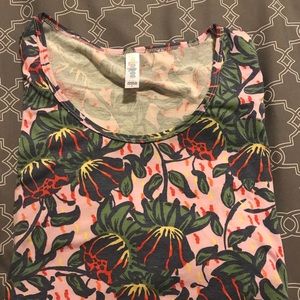 LuLaRoe soft classic tee sz M